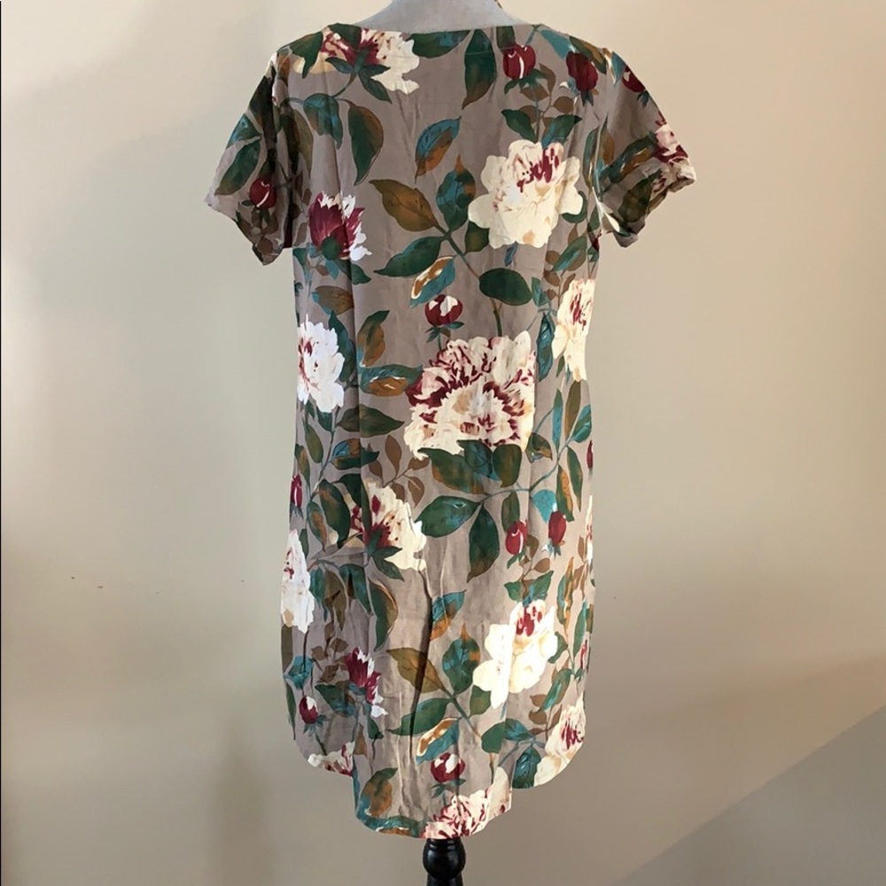 1 left! Large “The Kellie” Gray Floral Linen Dress - Picture 4 of 6